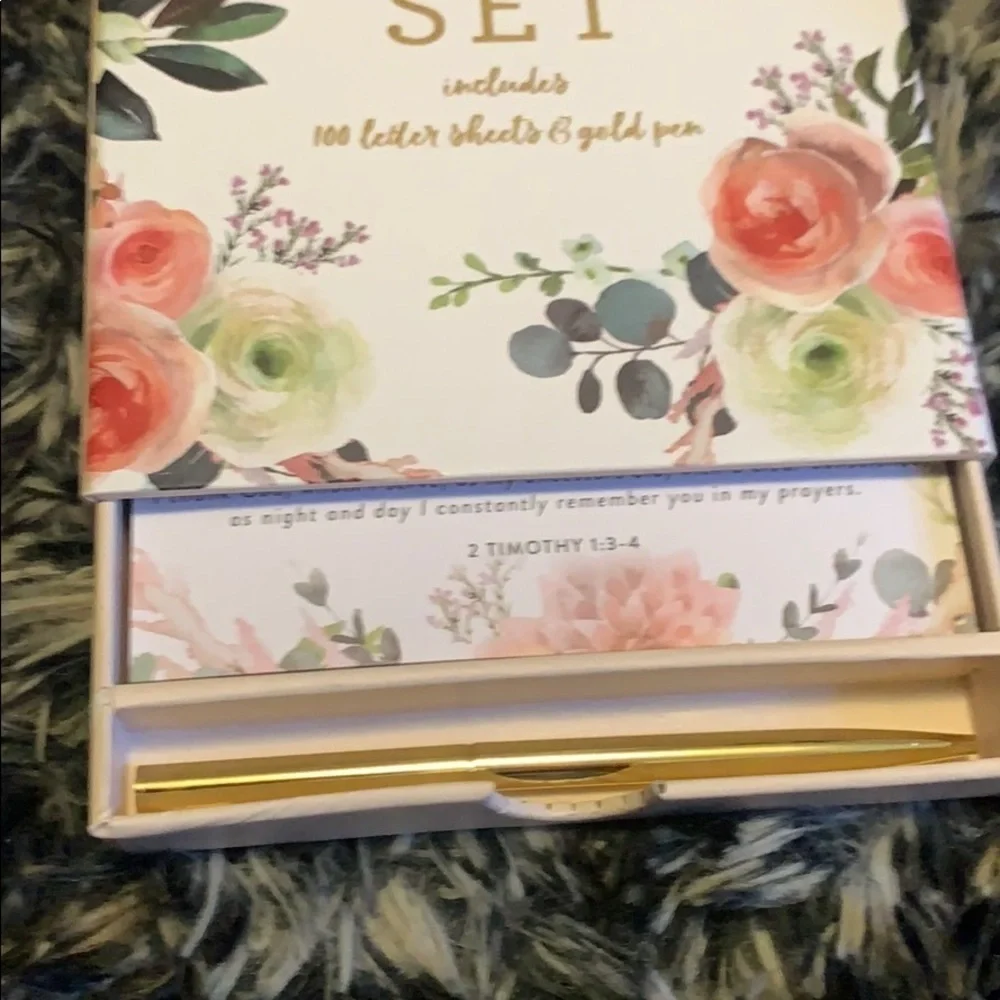 Daily prayer set, boxed paper and gold pen set